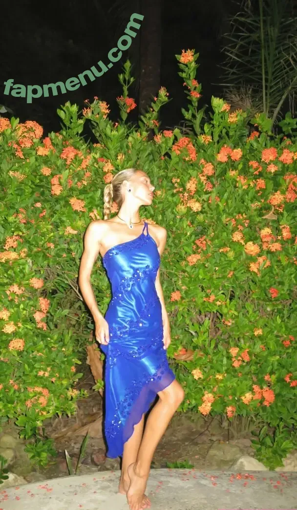 Alexis Ren nude photo #2450 (alexisren / alexisreng / alexisrenofficial / alexxissren)