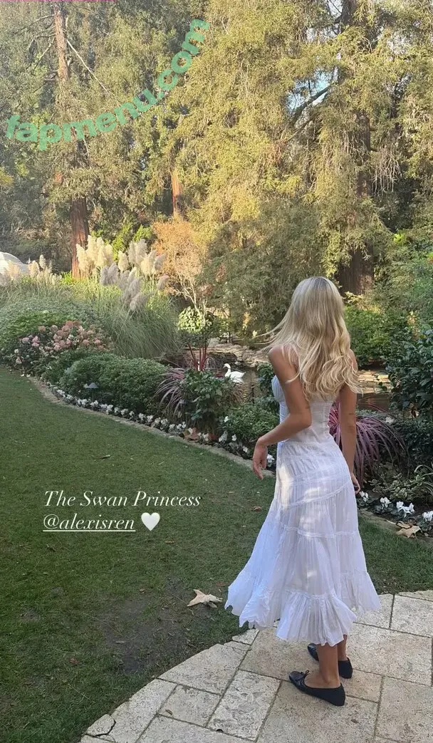 Alexis Ren nude photo #2451 (alexisren / alexisreng / alexisrenofficial / alexxissren)