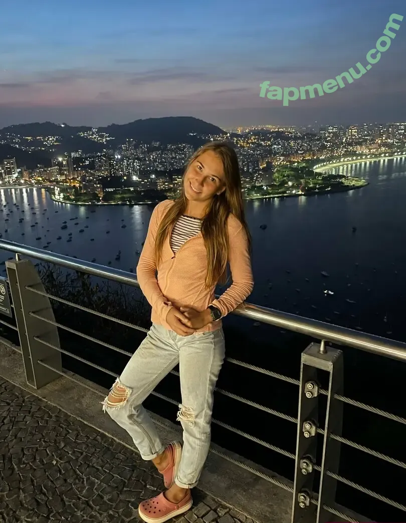 alexis_yoga nude photo #0003 (alexisyoga)