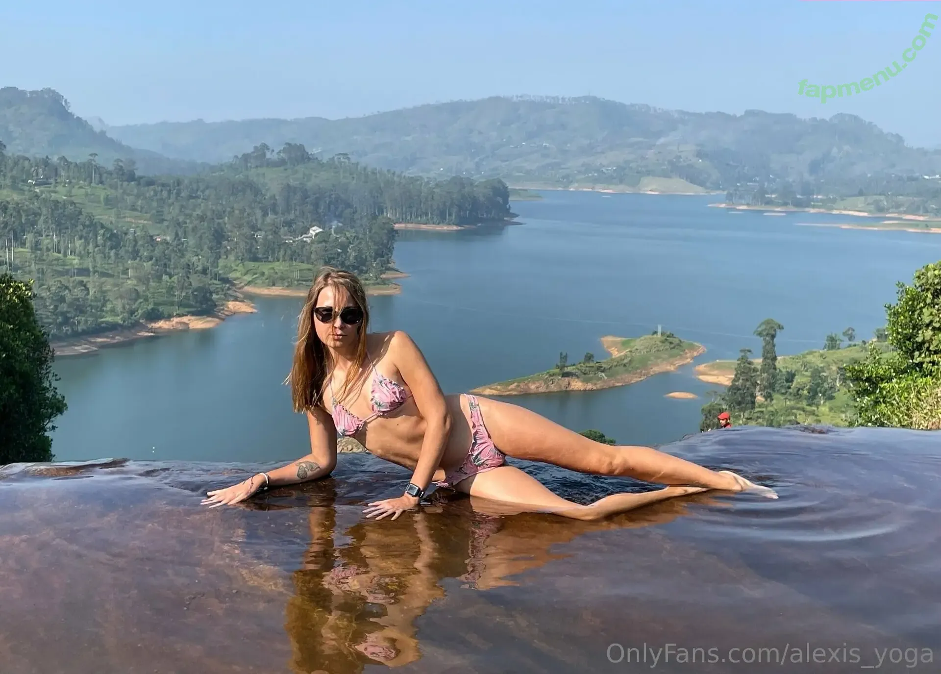 alexis_yoga nude photo #0005 (alexisyoga)