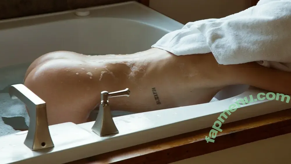 alexisbumgarner nude photo #0008 (Alexis Bumgarner)