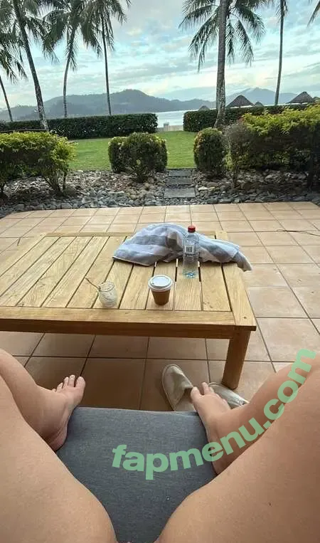 alexisdownunder nude photo #0122 (AlexisDownUnde1 / Alexis_downunder)