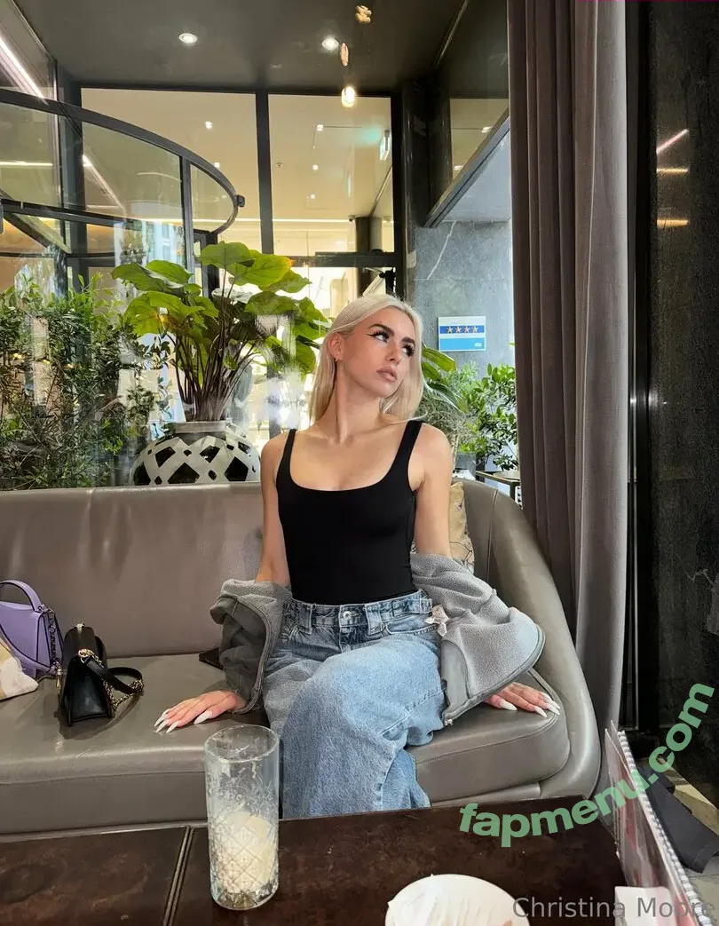alexmooretv nude photo #0005 (alexmooretv)