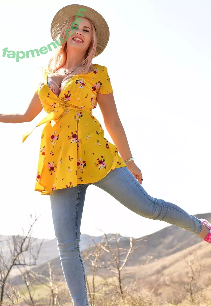 alexsisfayefree nude photo #0003 (alexsis.faye)