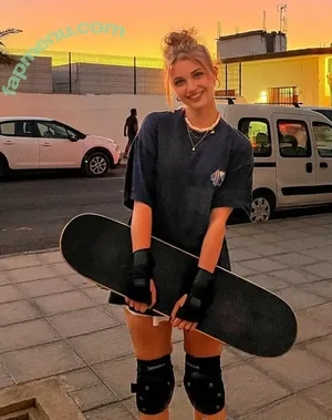 ali.alin / ali.alin.alina nude photo #0010