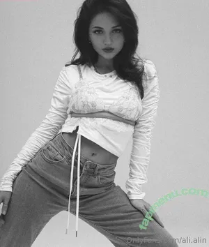 ali.alin / ali.alin.alina nude photo #0021