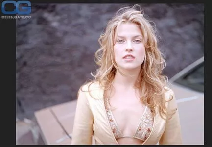 Ali Larter / alilarter nude photo #0042