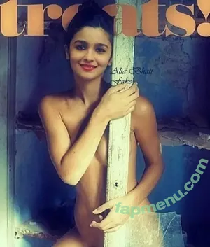 Alia Bhatt / aliaa08 / aliaabhatt nude photo #0075