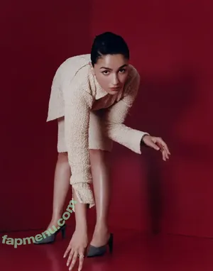 Alia Bhatt / aliaa08 / aliaabhatt nude photo #0094