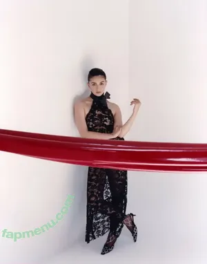 Alia Bhatt / aliaa08 / aliaabhatt nude photo #0098
