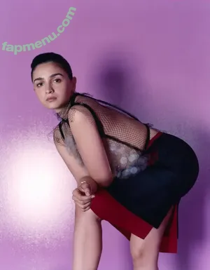 Alia Bhatt / aliaa08 / aliaabhatt nude photo #0113