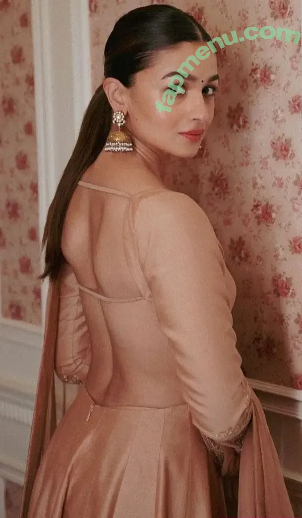 Alia Bhatt nude photo #0069 (aliaa08 / aliaabhatt)