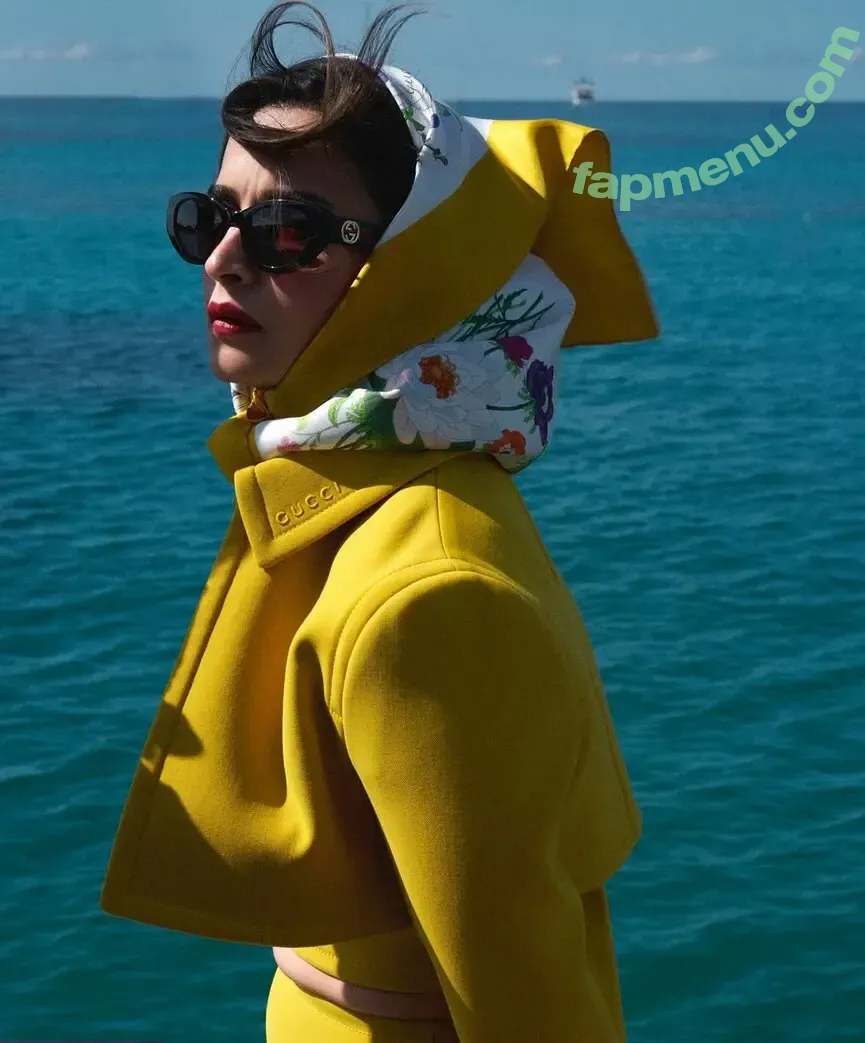 Alia Bhatt nude photo #0117 (aliaa08 / aliaabhatt)