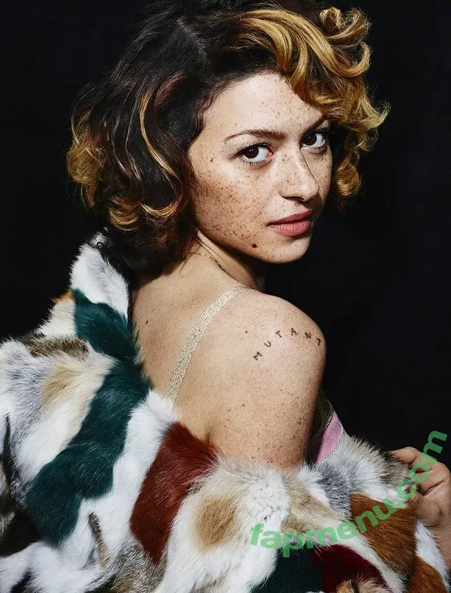 Alia Shawkat nude photo #0058 (__mutantalia__)