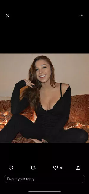 aliaremyinitials / Ali / Allliieee333 nude photo #0003