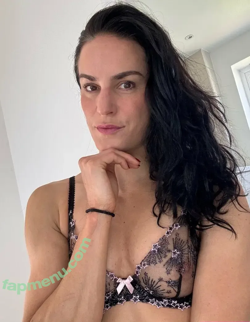 aliasroseof nude photo #0044 (gymgirlalias)