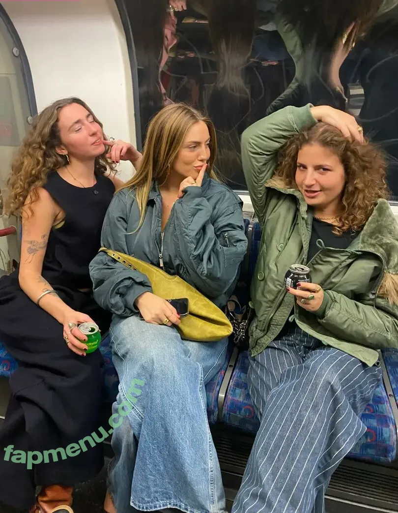 alice_caruana nude photo #0009 (alice.caruana)