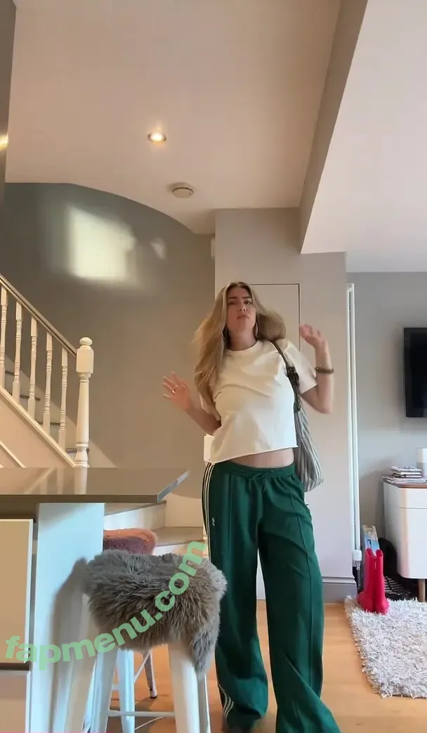 alice_caruana nude photo #0025 (alice.caruana)