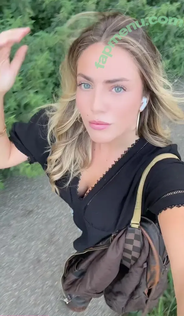 alice_caruana nude photo #0032 (alice.caruana)