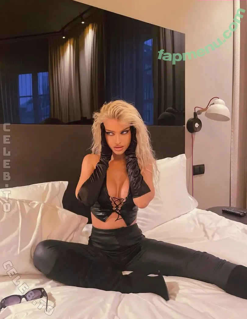 Alice Chater nude photo #0032 (alicemusic / alichater / himynameisalice)