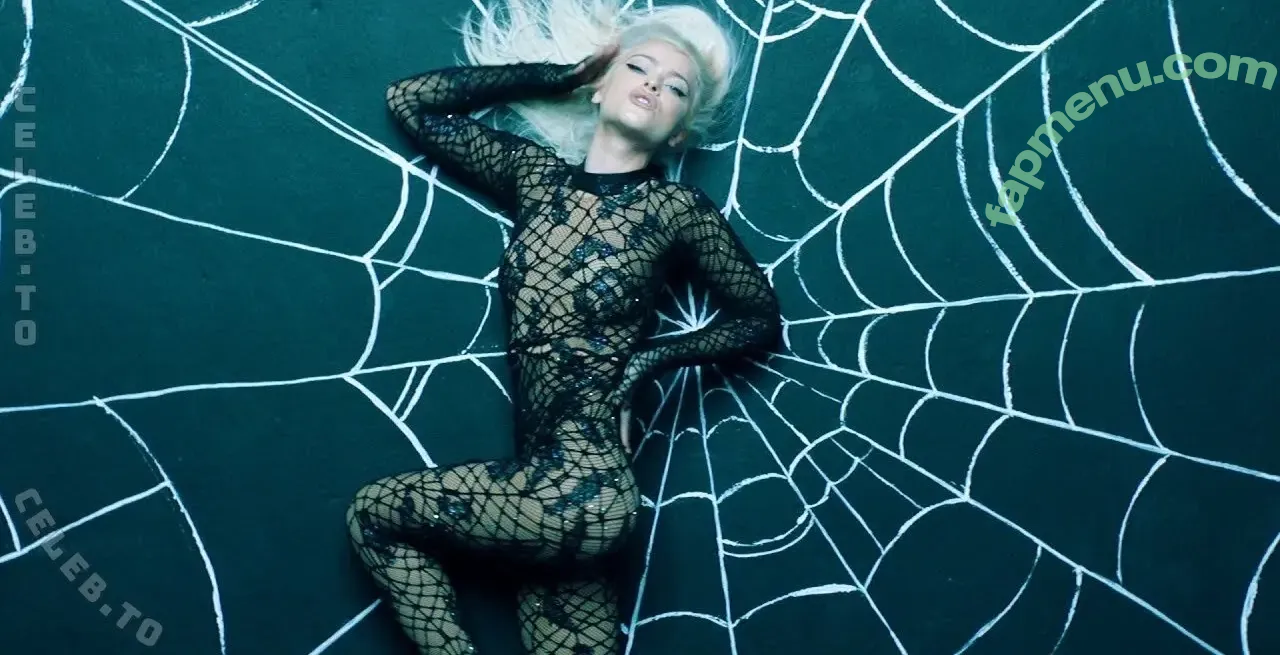 Alice Chater nude photo #0034 (alicemusic / alichater / himynameisalice)