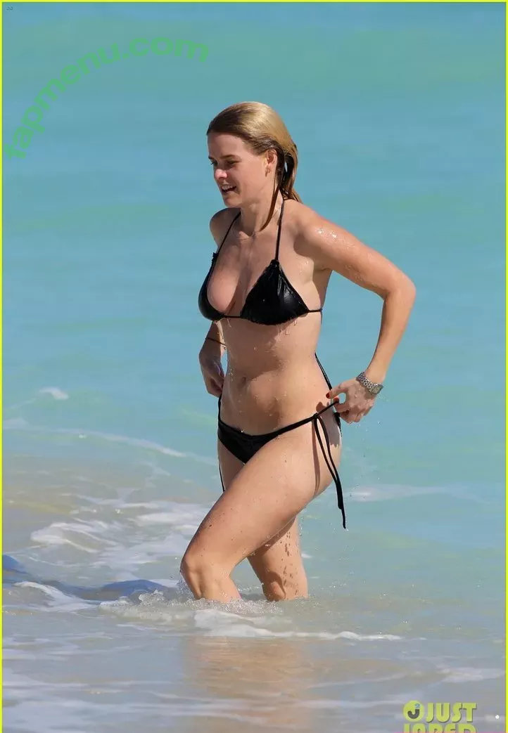 Alice Eve nude photo #0051 (aliceeve)