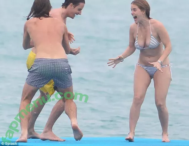 Alice Eve nude photo #0078 (aliceeve)