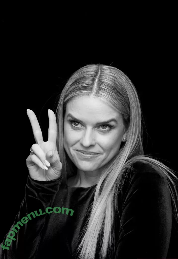 Alice Eve nude photo #0111 (aliceeve)