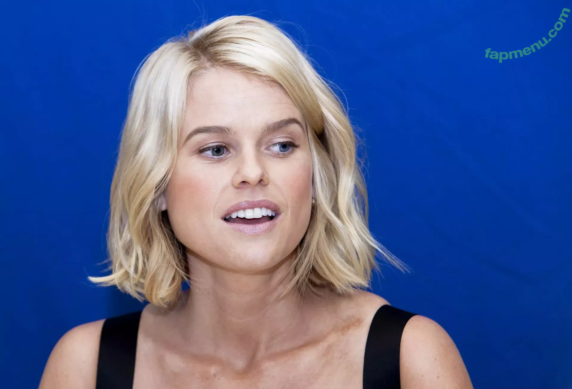 Alice Eve nude photo #0130 (aliceeve)