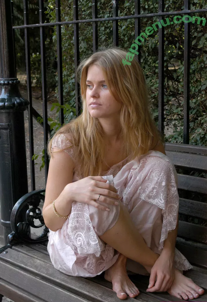 Alice Eve nude photo #0208 (aliceeve)