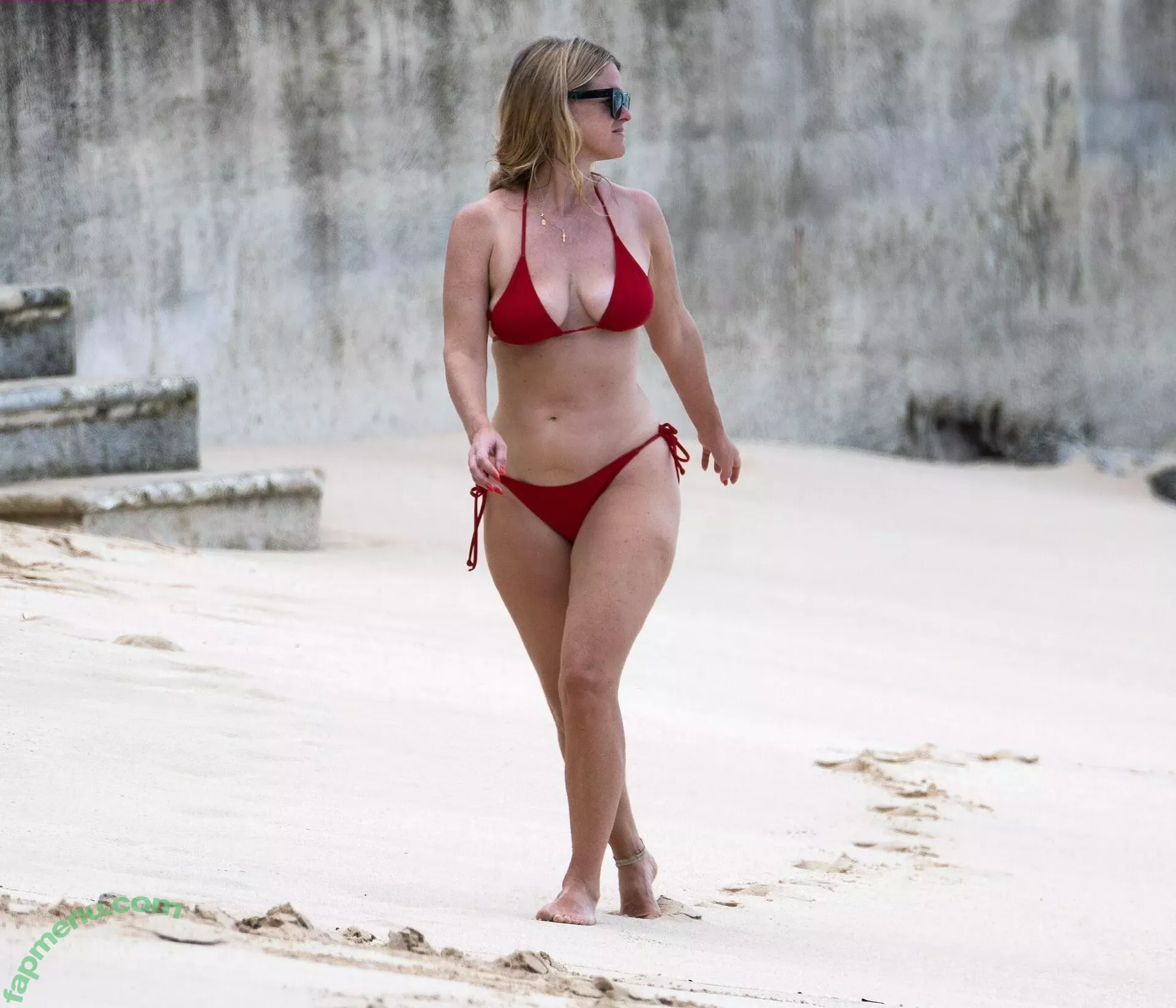 Alice Eve nude photo #0250 (aliceeve)