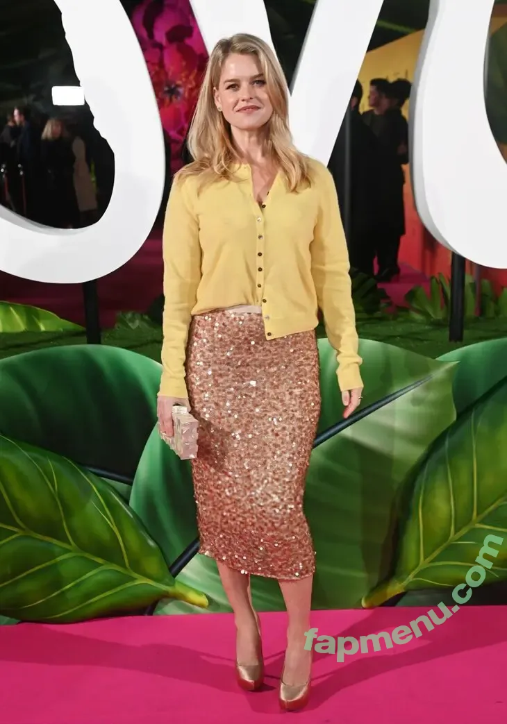 Alice Eve nude photo #0842 (aliceeve)