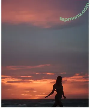 Alice Li / aliceli_official nude photo #1125