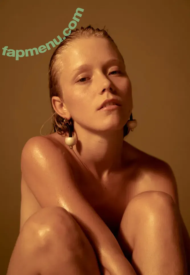 Alice Lou nude photo #0003 (Alice Lou)