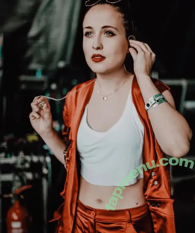 Alice Merton nude photo #0007 (alicemerton)