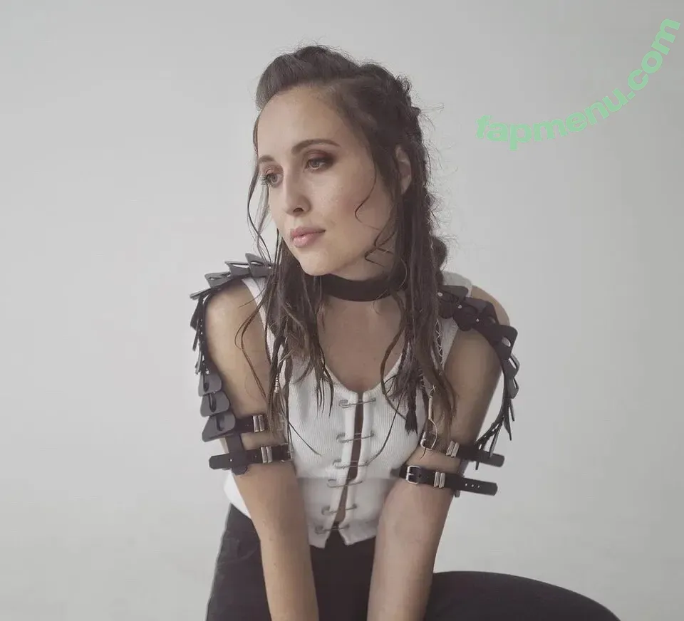 Alice Merton nude photo #0009 (alicemerton)