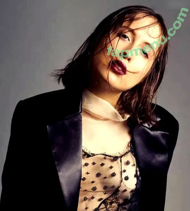 Alice Merton nude photo #0021 (alicemerton)