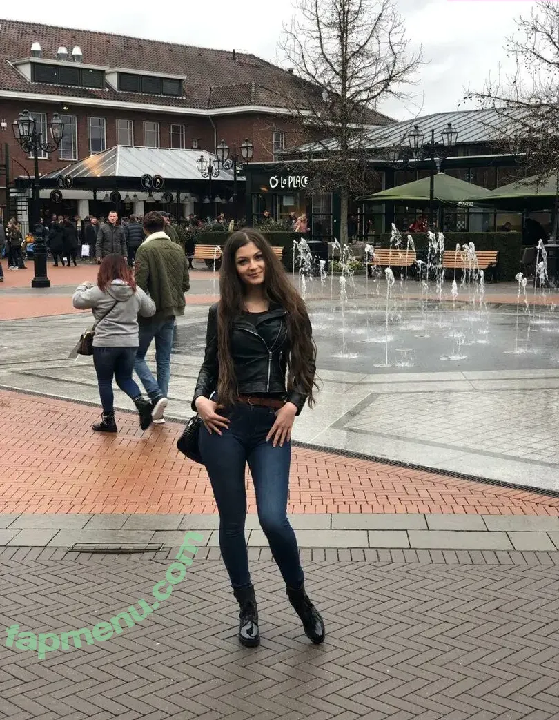 alice_mo nude photo #0011 (luckyalice444)