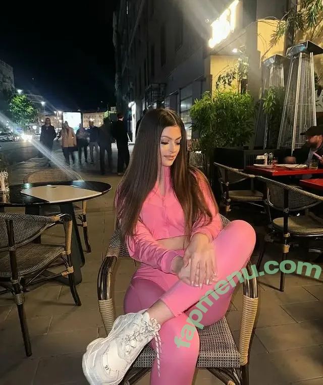 alice_mo nude photo #0019 (luckyalice444)