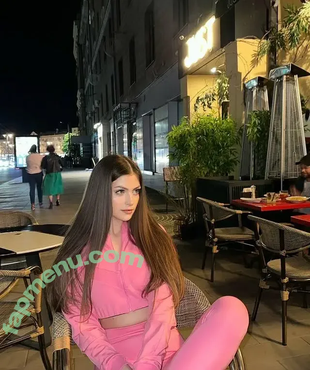 alice_mo nude photo #0020 (luckyalice444)