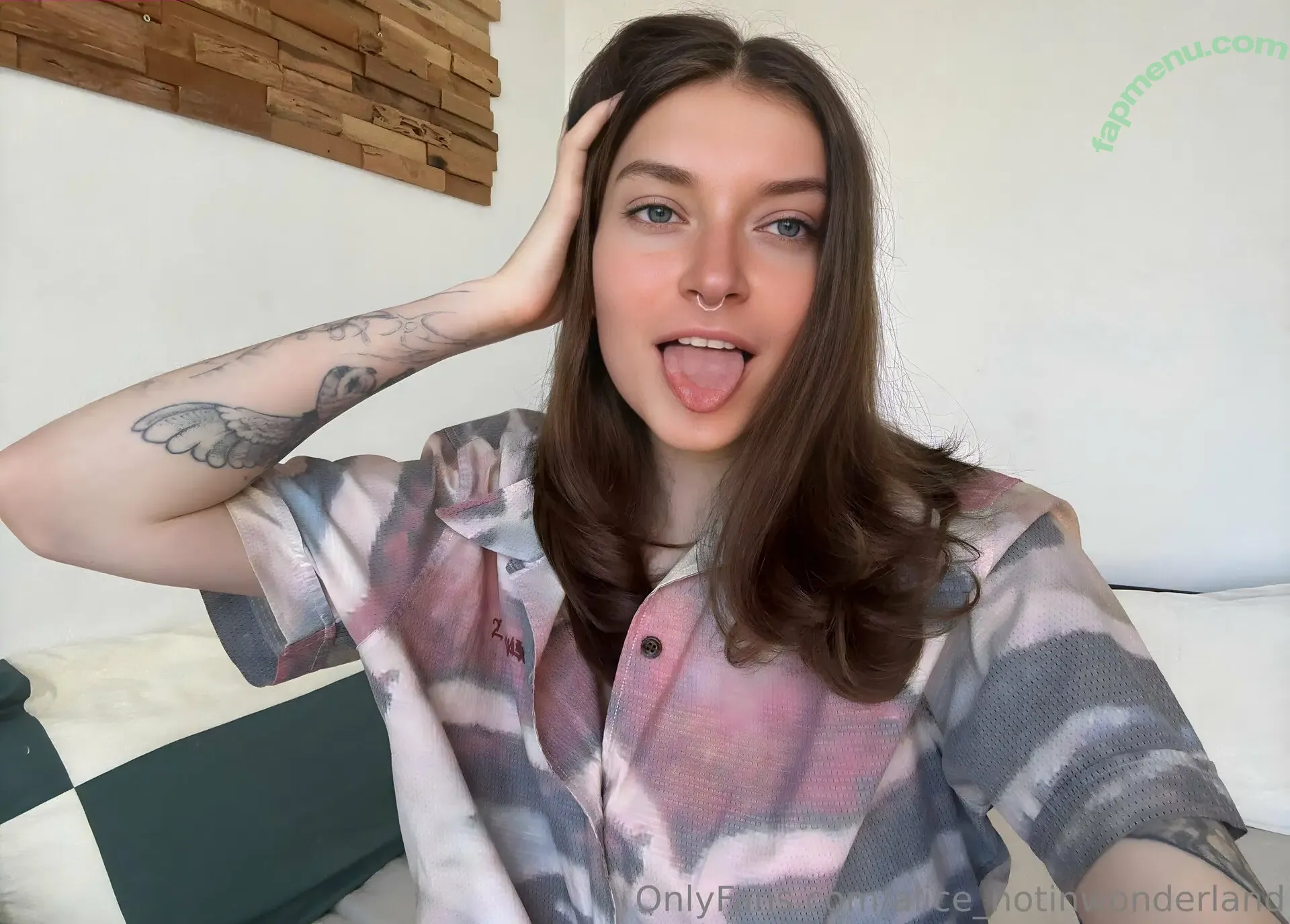 alice_notinwonderland nude photo #0001 (ayyylice)