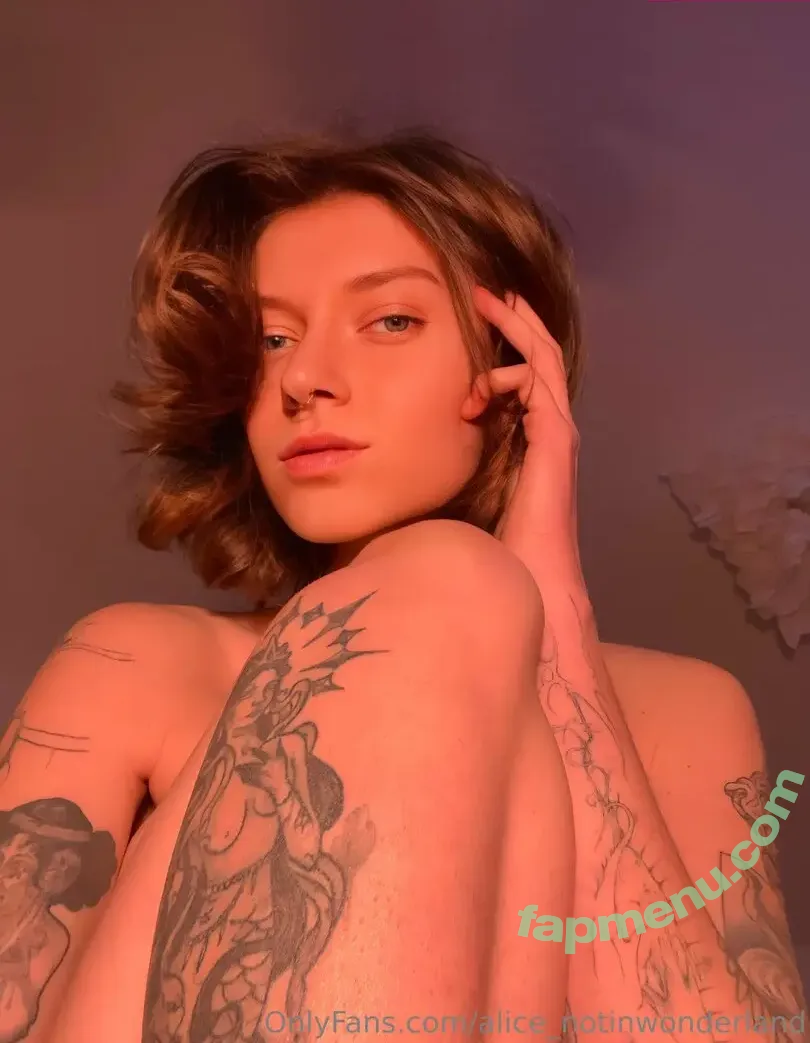 alice_notinwonderland nude photo #0009 (ayyylice)