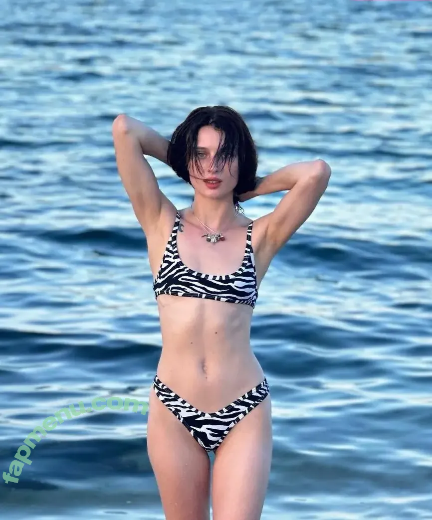 Alice Pagani nude photo #0005 (alicepagani666 / opheliamillaiss)