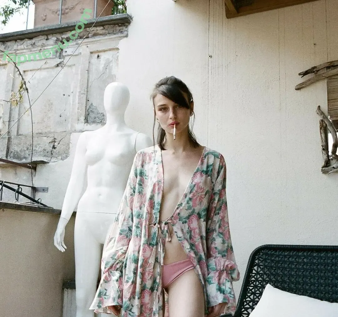 Alice Pagani nude photo #0010 (alicepagani666 / opheliamillaiss)