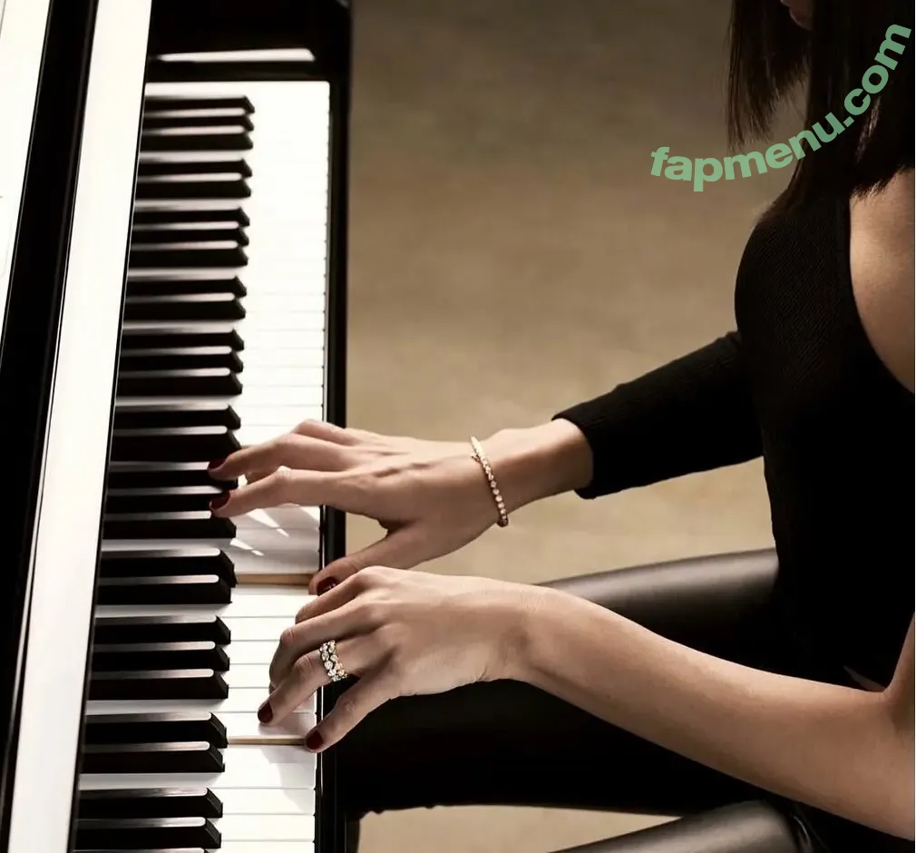 Alice Sara Ott nude photo #0015 (alicesaraott_official)