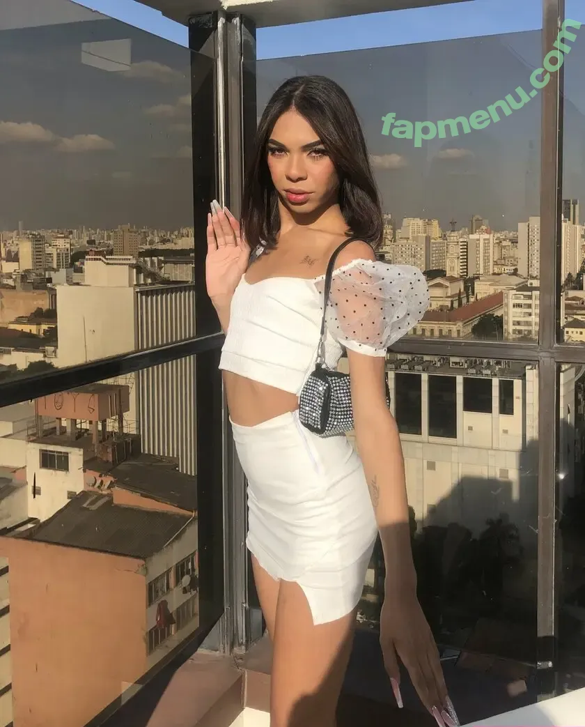 Alice Tapajos nude photo #0002 (alicedolltrans / alicetapajos)