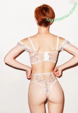 Alice White / alice1white_ / alicesecretary / gymnasticgirl nude photo #0301