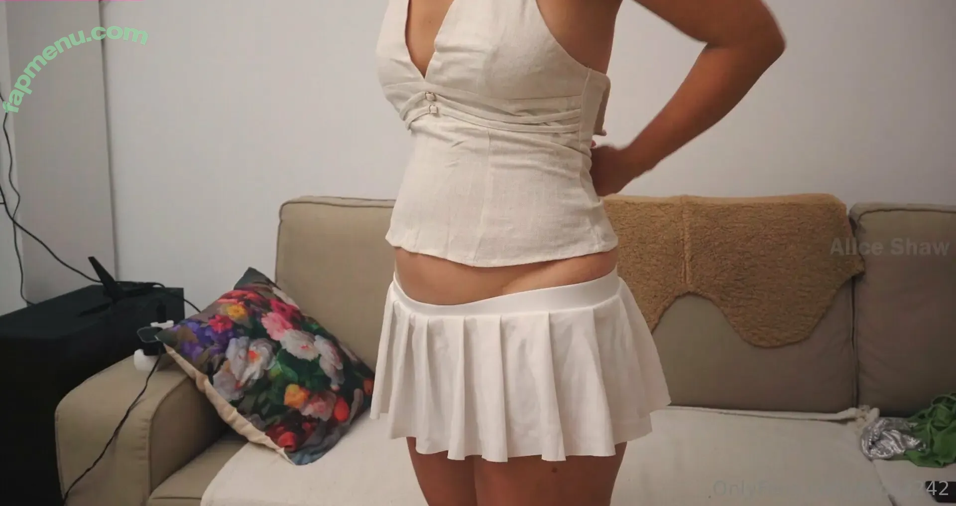 alice2242 nude photo #0149 (alice2242)