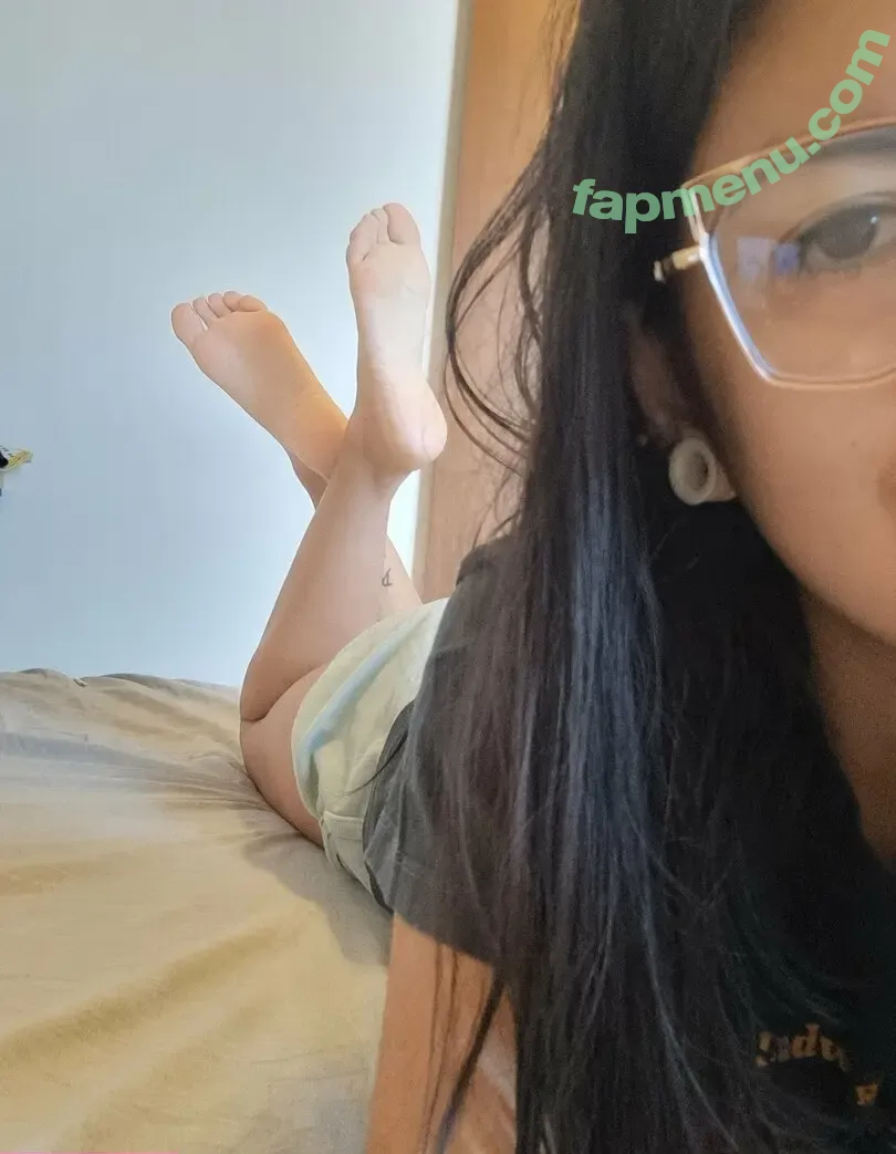 aliceaperegina nude photo #0001 (aliceaperegina)