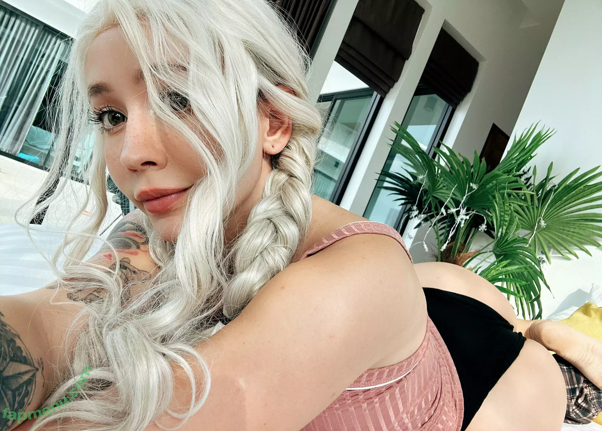 AliceBong nude photo #1464 (HheadShhot)